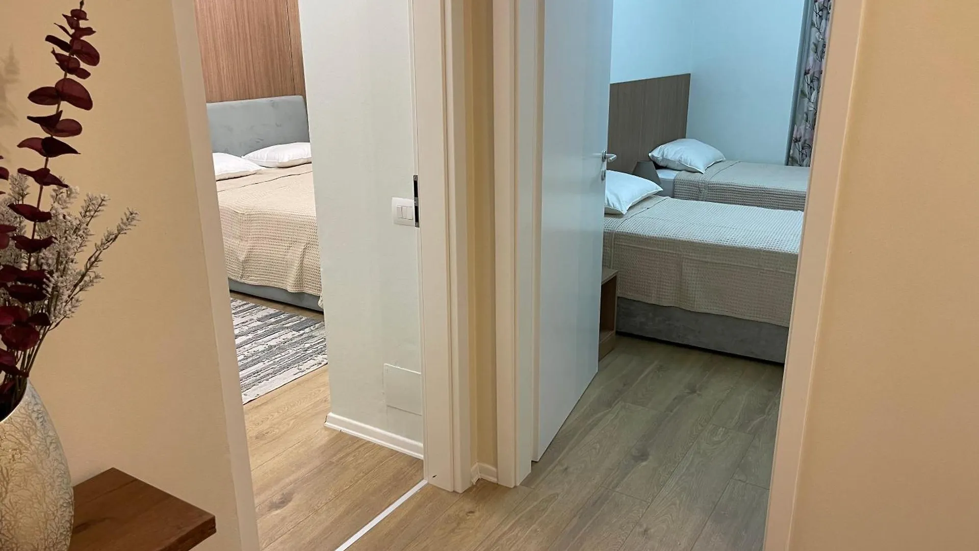 Jona Lovely Apartment 1 Two Bedroom Ap Τίρανα