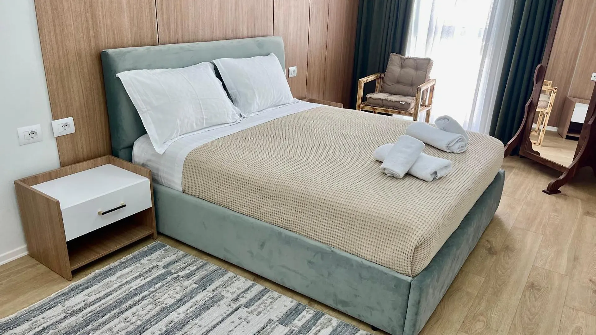 Jona Lovely Apartment 1 Two Bedroom Ap Τίρανα